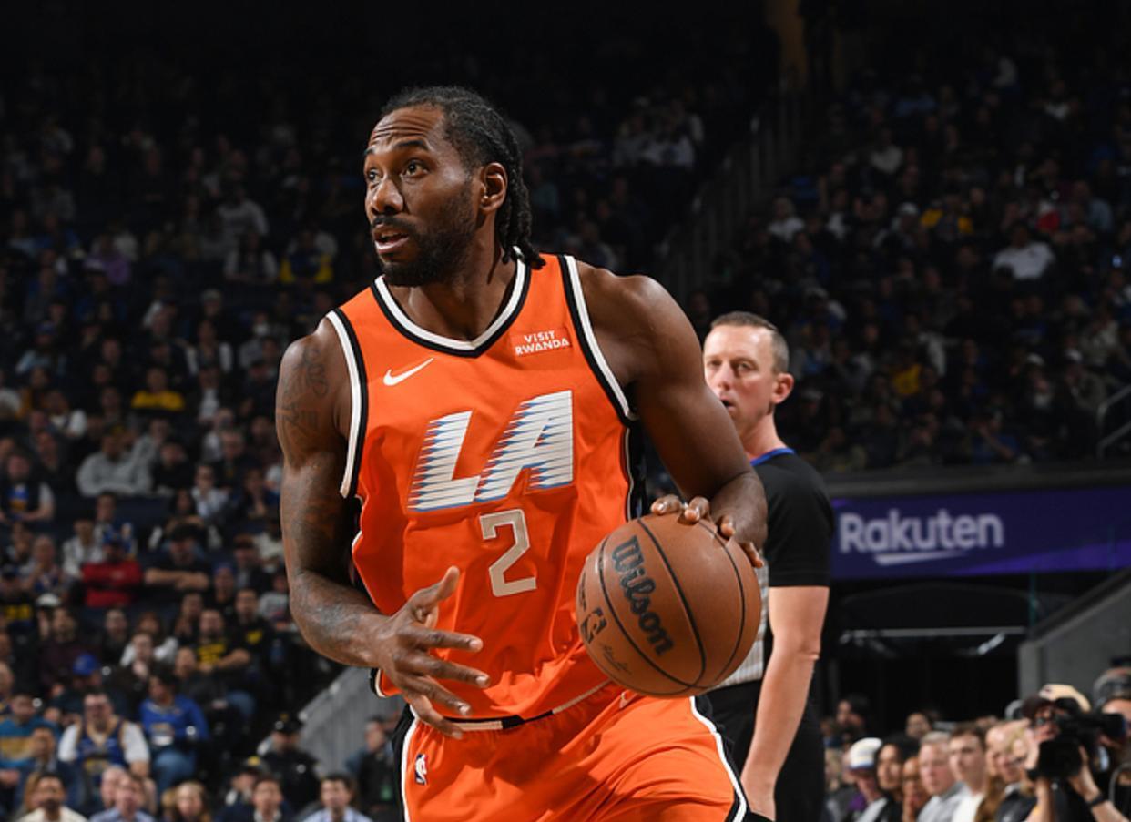 首发出场，5中1得4分，正负值-18，全队最低！勇士还是迷之自信啊