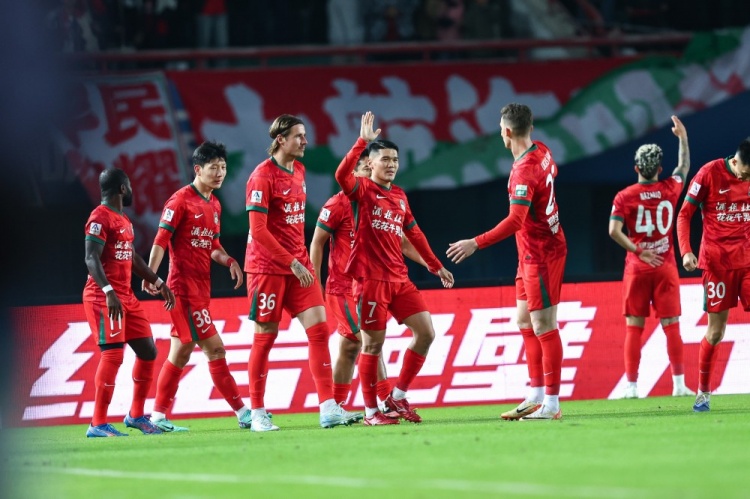 星空体育-2026中超前瞻：中游军团有望诞生“黑马”，新锐势力争上游