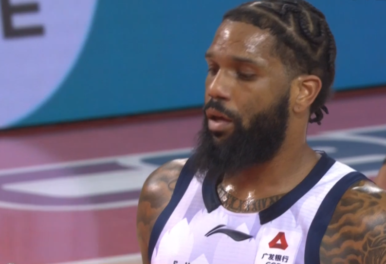 星空体育官网-CBA山东男篮客场逆转击败吉林,高诗岩关键三分,鲍威尔23分