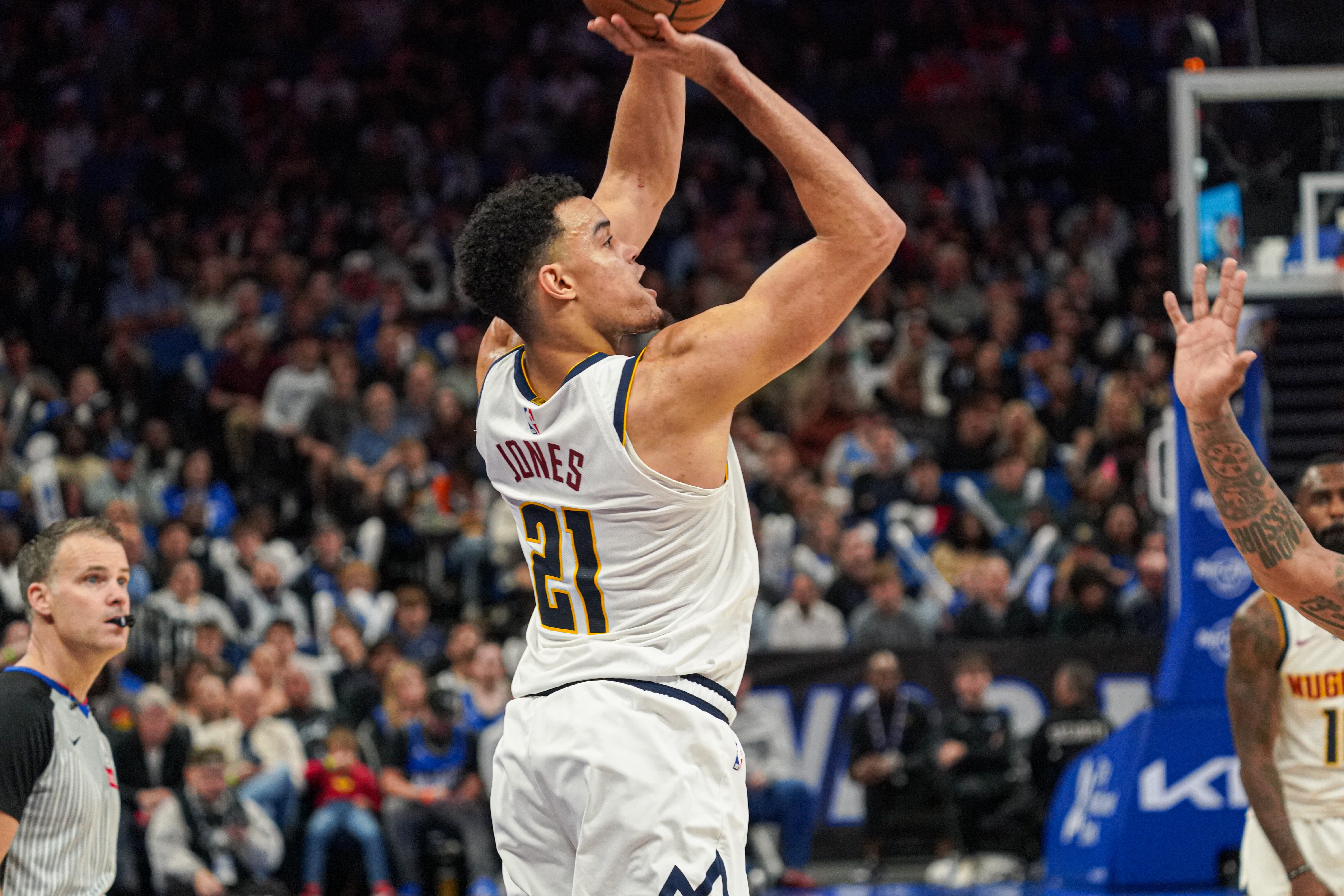 星空体育官网-Stein：掘金探索阵容末段交易选项 想要避税并将斯潘塞·琼斯转正