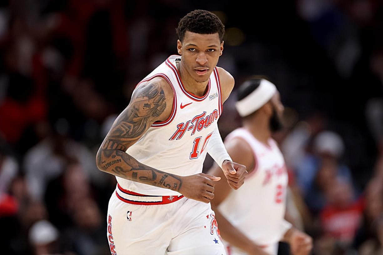 星空体育-这是优秀3D球员应有的表现?火箭锋线新星简直是被各种打爆?