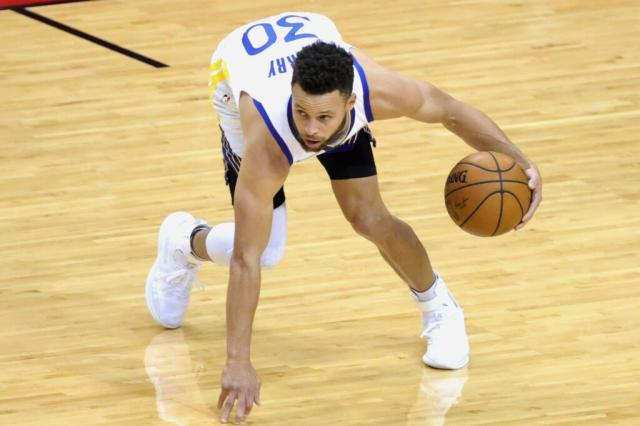 1616059474137006211.jpg 星空体育app-库里尾骨挫伤 两人密接隔离 勇士再遭减员危机