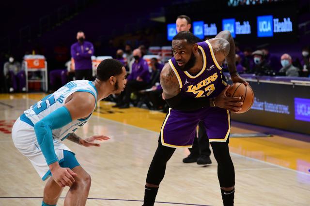 1616145415318027971.jpg xingkong-生涯首回LA战詹皇 三球兴奋过头难掩天赋溢出