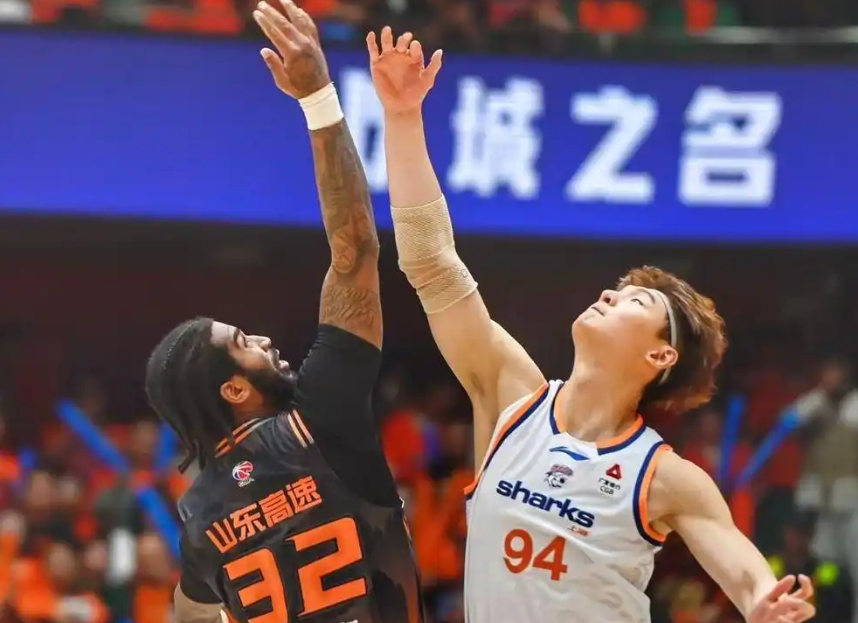 星空体育官网-28分惨败!山东男篮0比2遭淘汰,双外援挂零,全队无斗志潦草收官